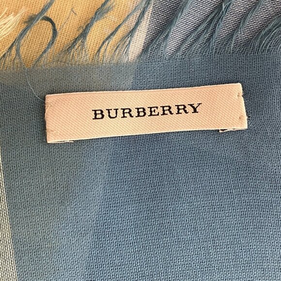 Burberry Check Scarf/Shawl - Picture 5 of 5